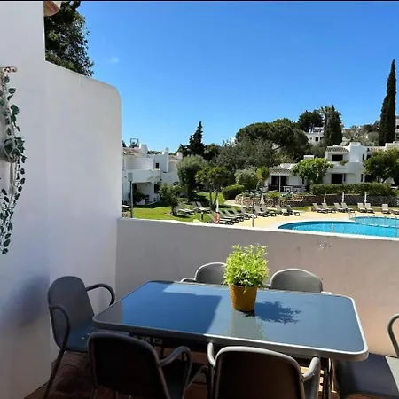 Sunny Days | Pool View Family Apartamento *