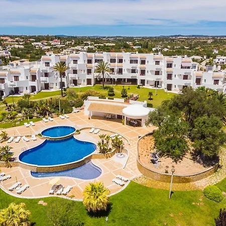 Apartament Family Oasis With Pool