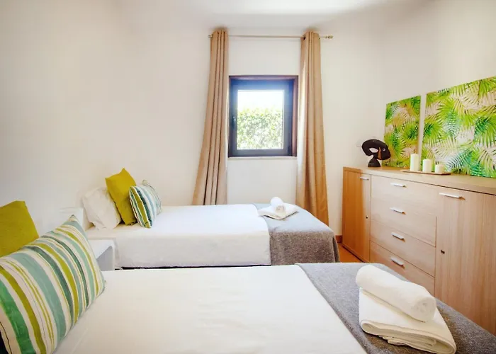 Sunny Days | Pool View Family Apartment Albufeira