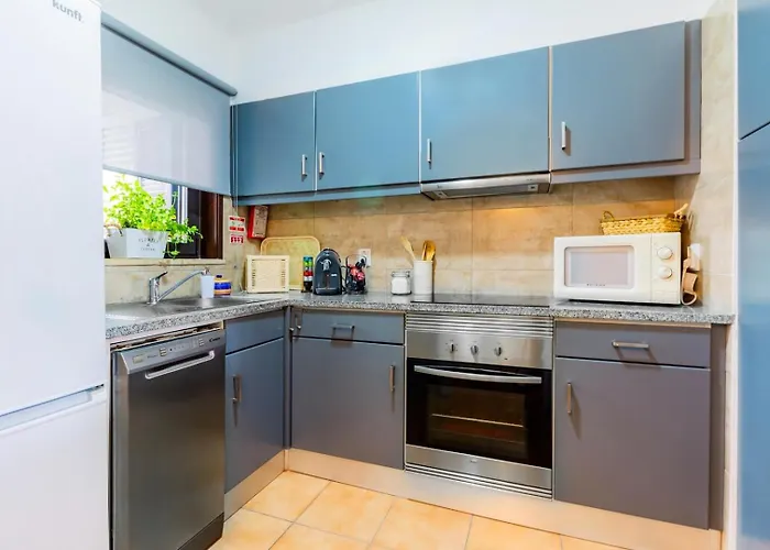 Apartment Sunny Days | Pool View Family