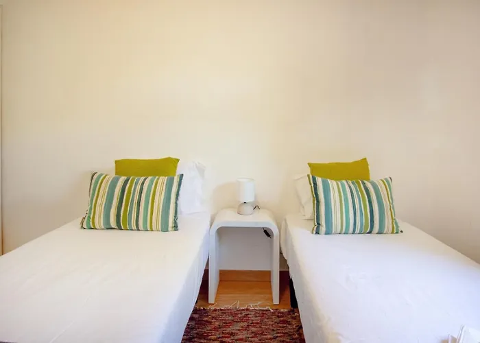 Sunny Days | Pool View Family