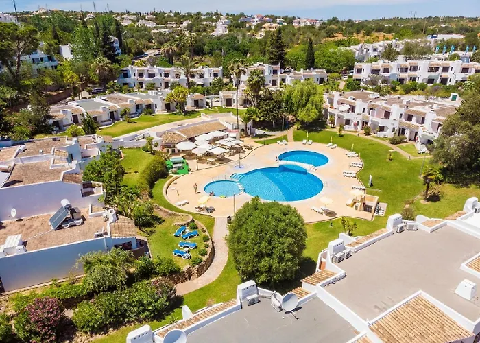 Sunny Days | Pool View Family