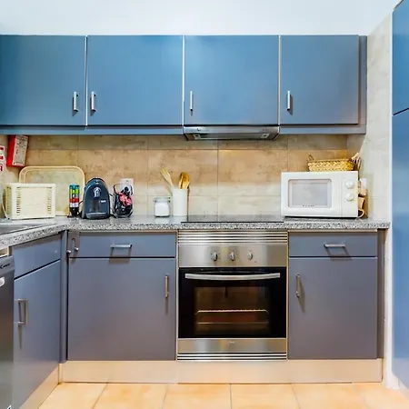 Sunny Days | Pool View Family *