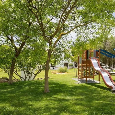 Sunny Days | Pool View Family *