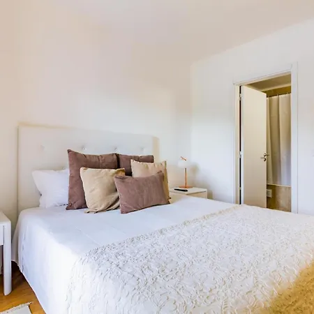 아파트 Sunny Days | Pool View Family