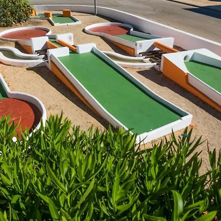 Sunny Days | Pool View Family