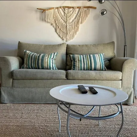 Sunny Days | Pool View Family 아파트